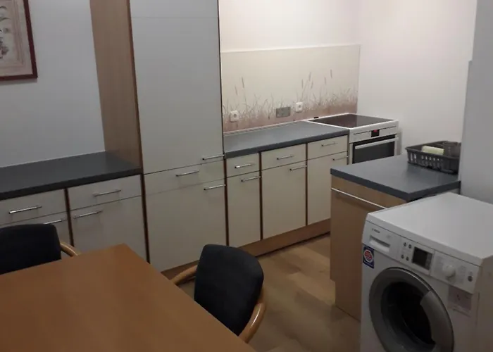 11 Zentrum Mit 2 Schlafzimmer Bestrooms Eu Apartment